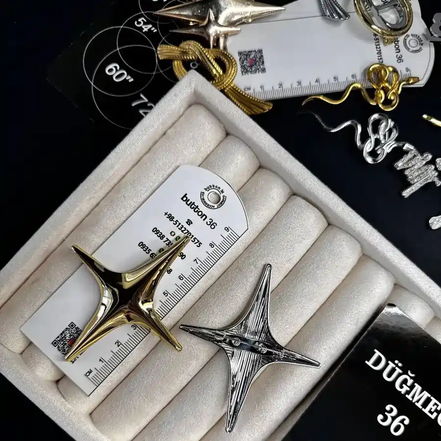 گل سینه ستاره چهار پر - کد: XZ0058