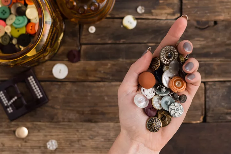old-clothing-buttons